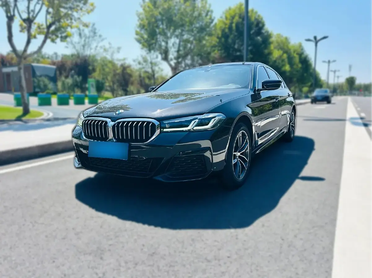 2022 BMW 5 Series 2.0T 184HP L4 8AT