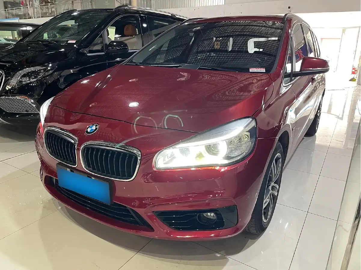 2015 BMW 2 Series SUV 1.5T 136HP L3 6AT