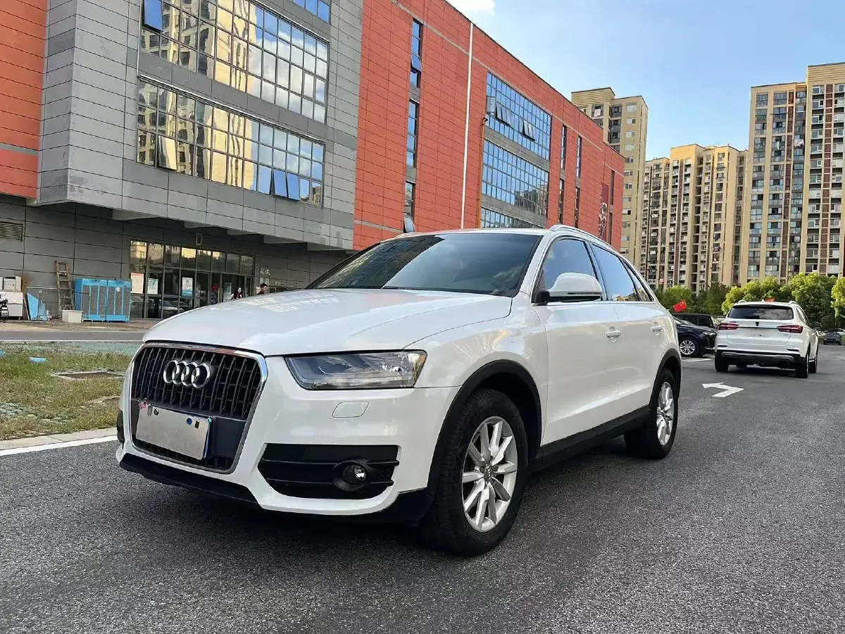 2015 Audi Q3 2.0T 170HP L4 7DCT