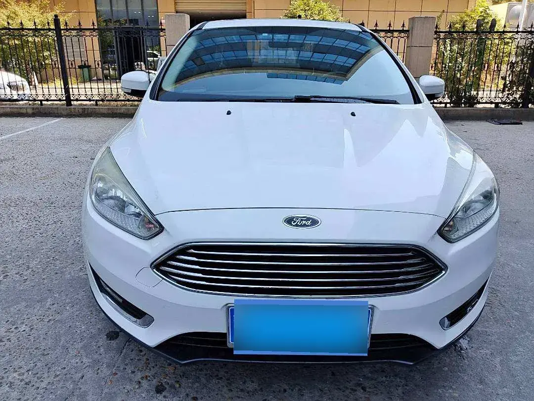 2015 Ford Focus 1.6L 125HP L4 6DCT