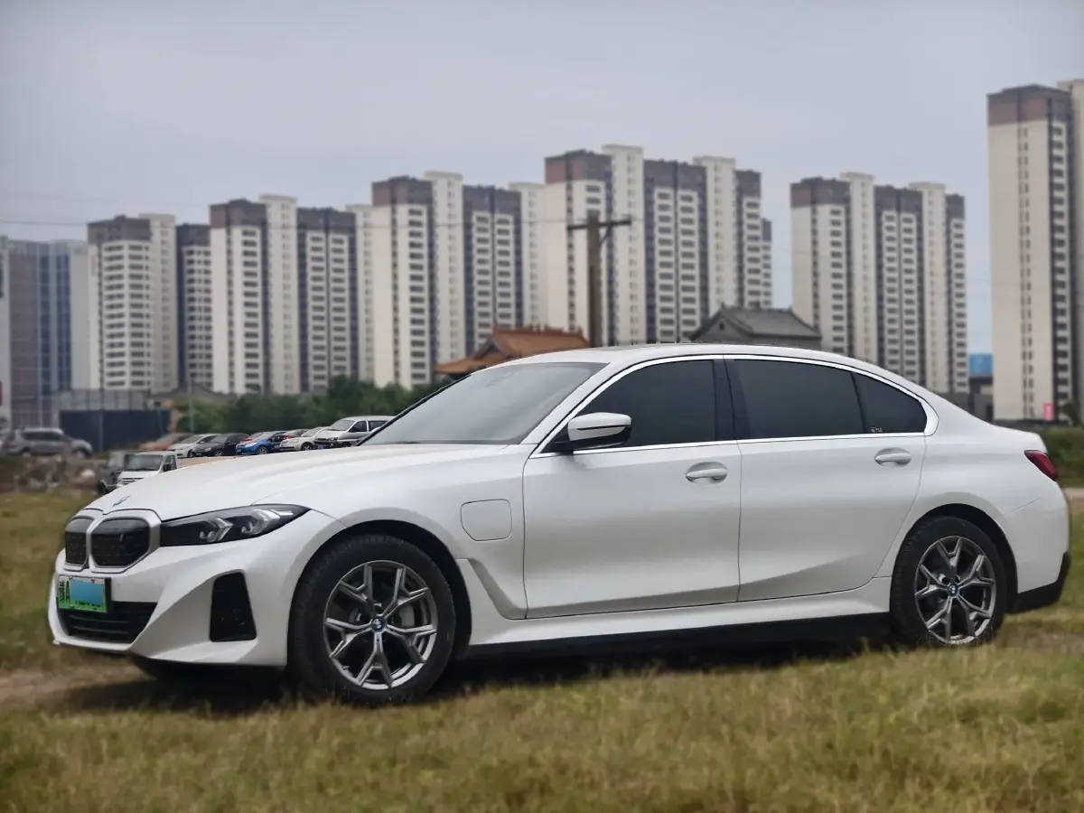 2024 BMW i3 BEV 70KWH