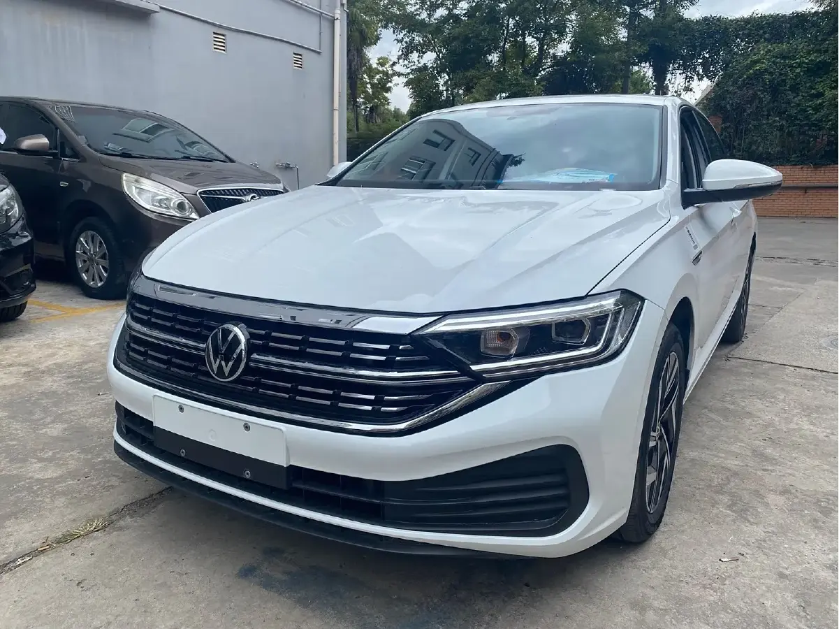 2023 Volkswagen Sagitar 1.5T 160HP L4 7DCT