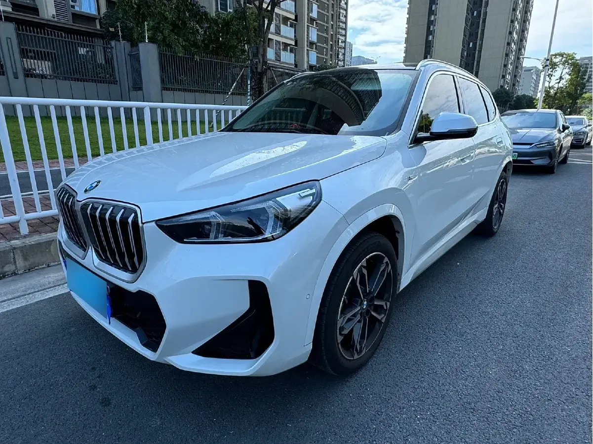 2023 BMW X1 2.0T 204HP L4 7DCT