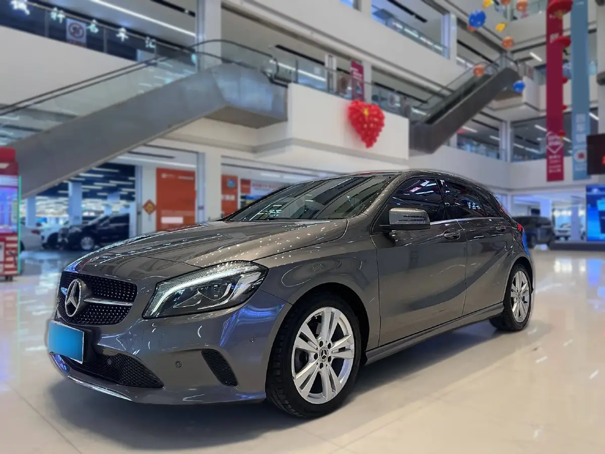 2017 Mercedes-Benz A Class 1.6T 156HP L4 7DCT