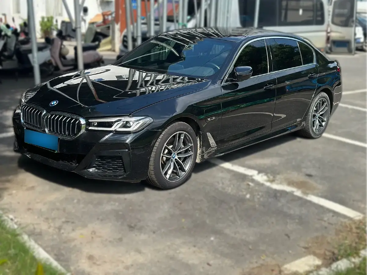 2022 BMW 5 Series 2.0T 184HP L4 8AT PHEV 17.7KWH