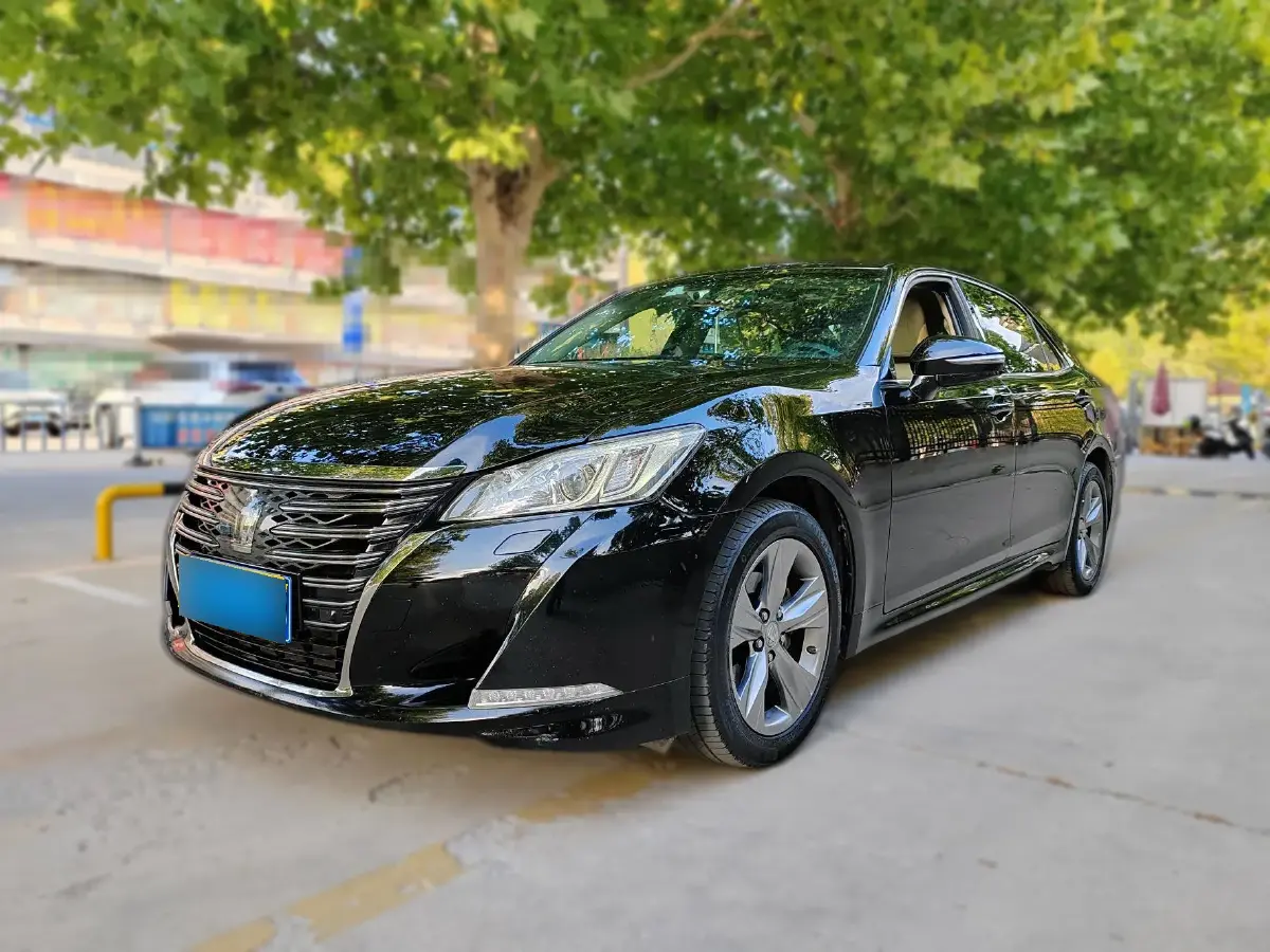 2018 Toyota Crown 2.0T 235HP L4 8AT