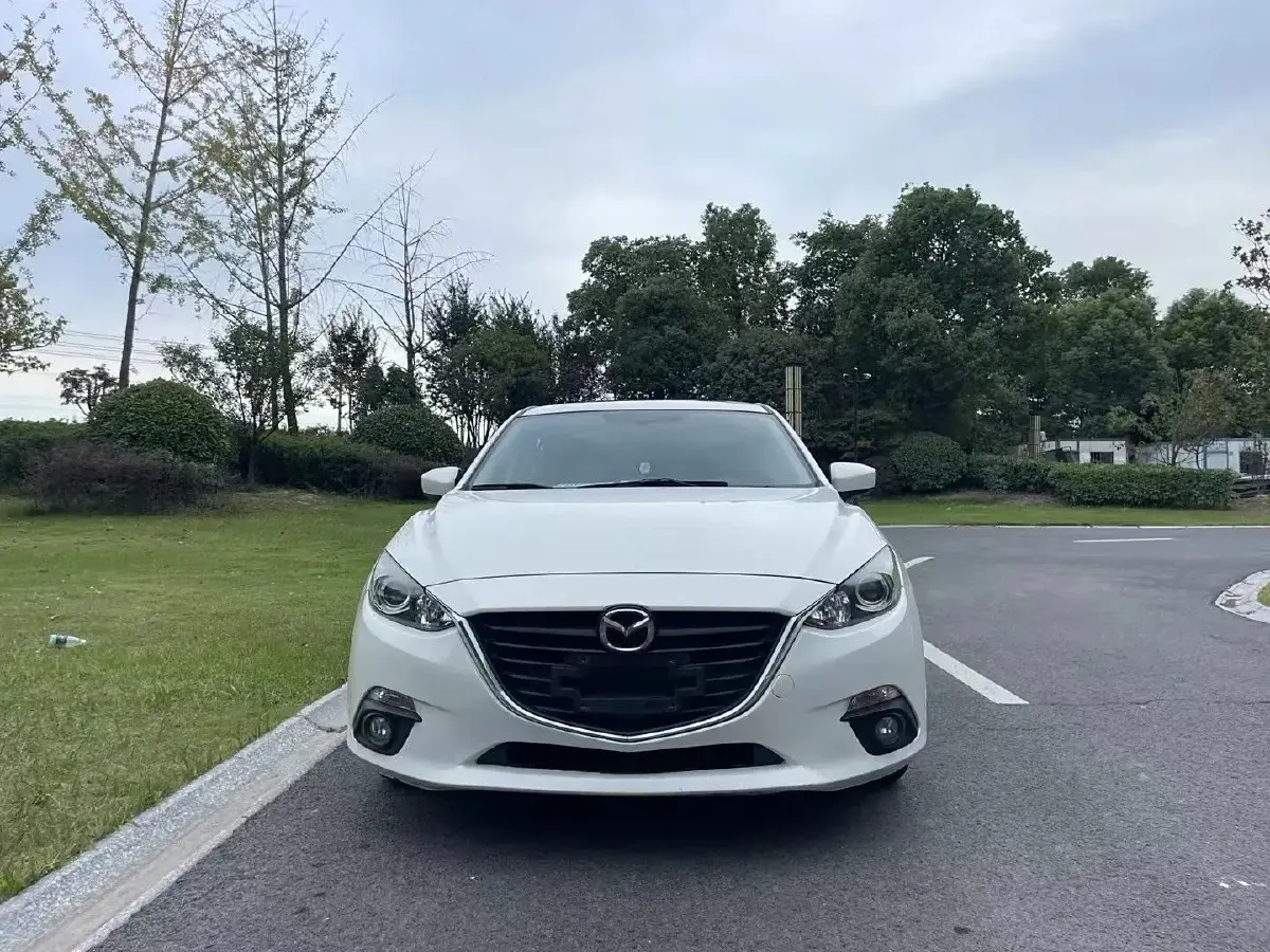 2016 Mazda 3 Axela 1.5L 117HP L4 6AT