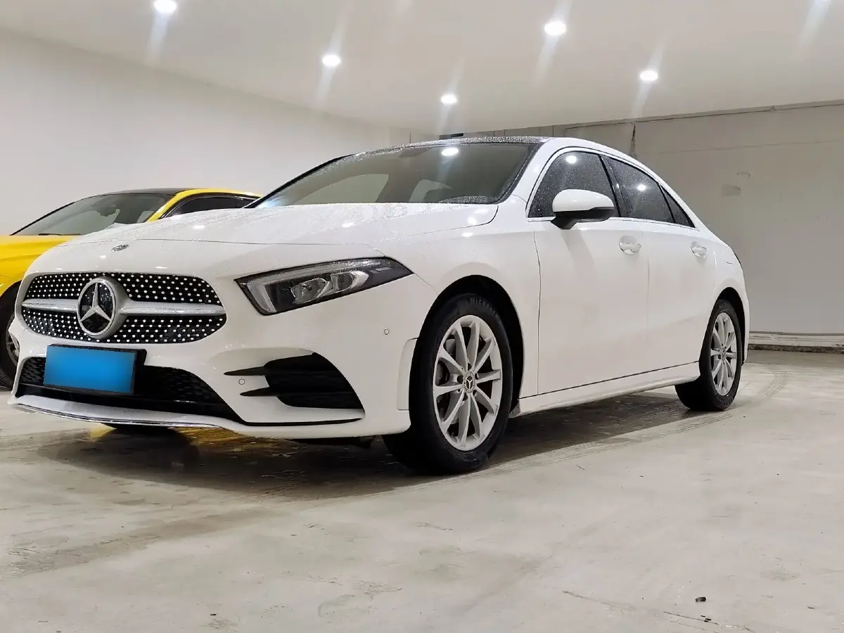 2020 Mercedes-Benz A Class 1.3T 163HP L4 7DCT