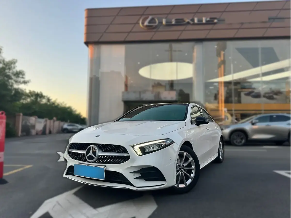 2021 Mercedes-Benz A Class 1.3T 163HP L4 7DCT