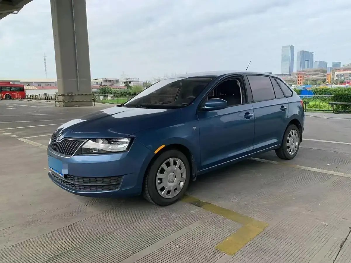 2016 Skoda Rapid Spaceback 1.6L 110HP L4 6AT