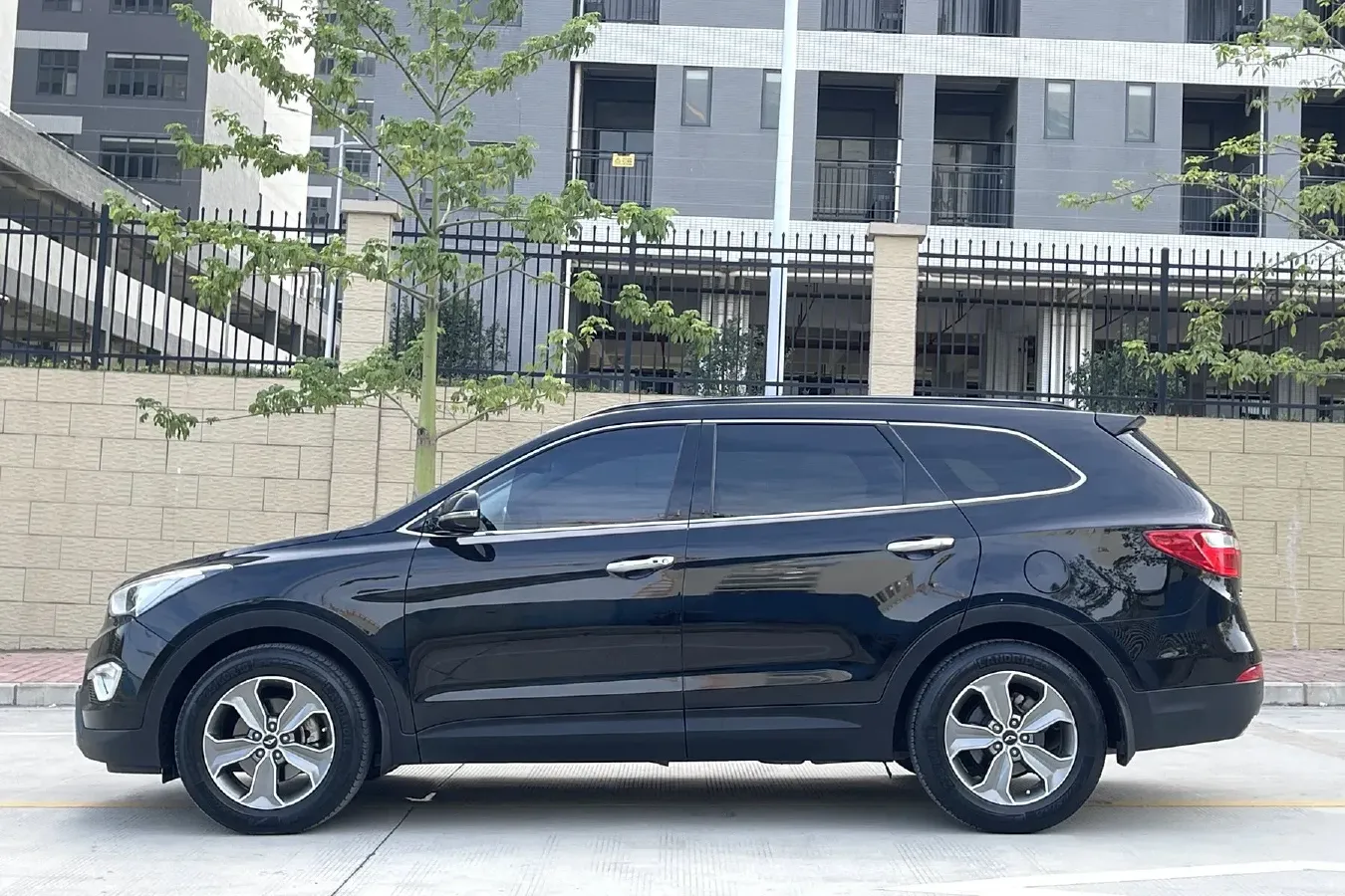 2013 Hyundai Grand SantaFe 2.2T 197HP L4 6AT,autocango,china used car exporter,china ev exporter,chinese used car exporter,chinese used ev exporter