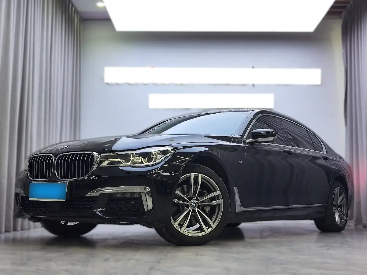 2018 BMW 7 Series 2.0T 258HP L4 8AT