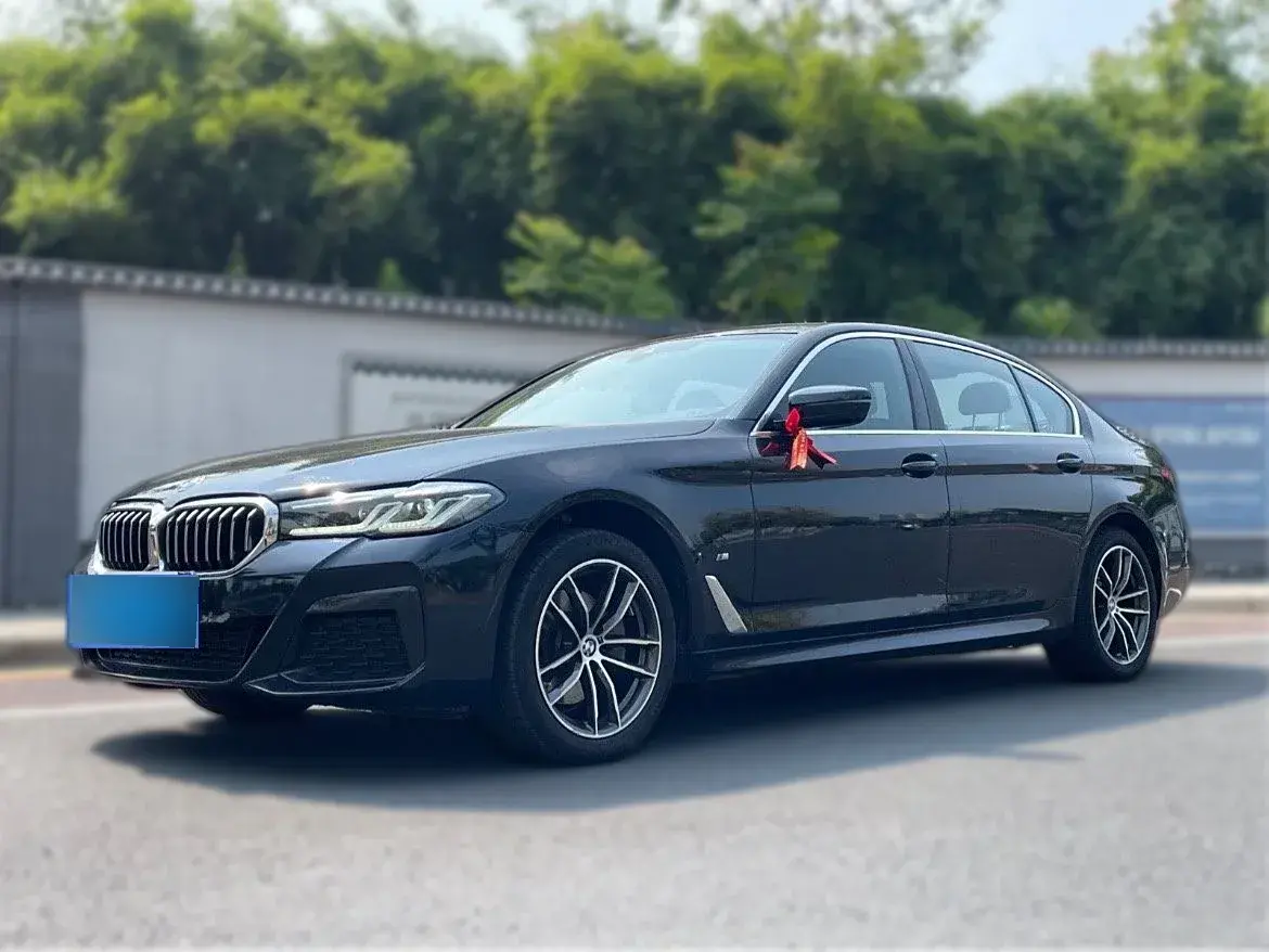 2022 BMW 5 Series 2.0T 184HP L4 8AT