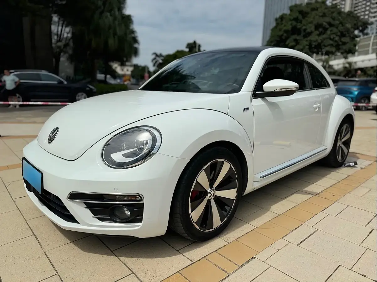 2015 Volkswagen Beetle 2.0T 210HP L4 6DCT