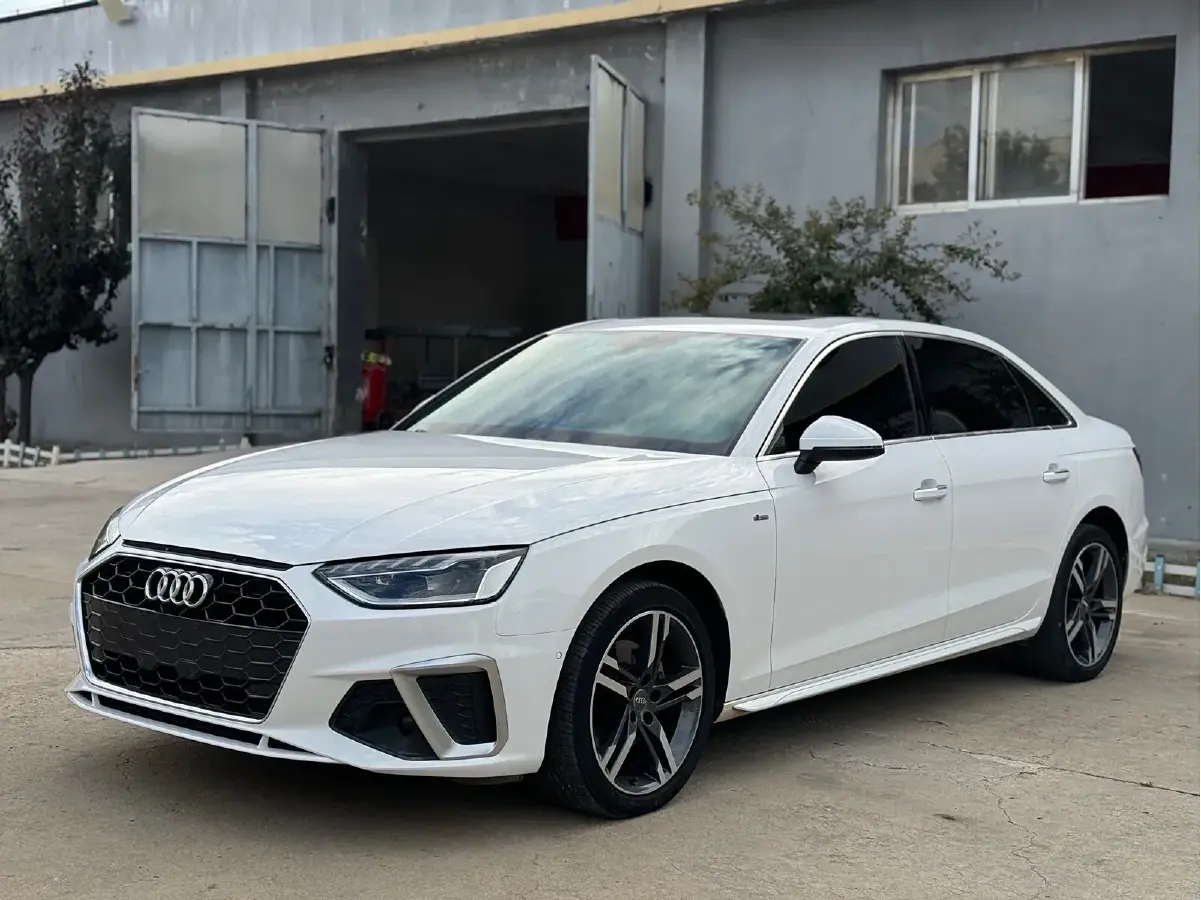 2022 Audi A4L 2.0T 190HP L4 7DCT