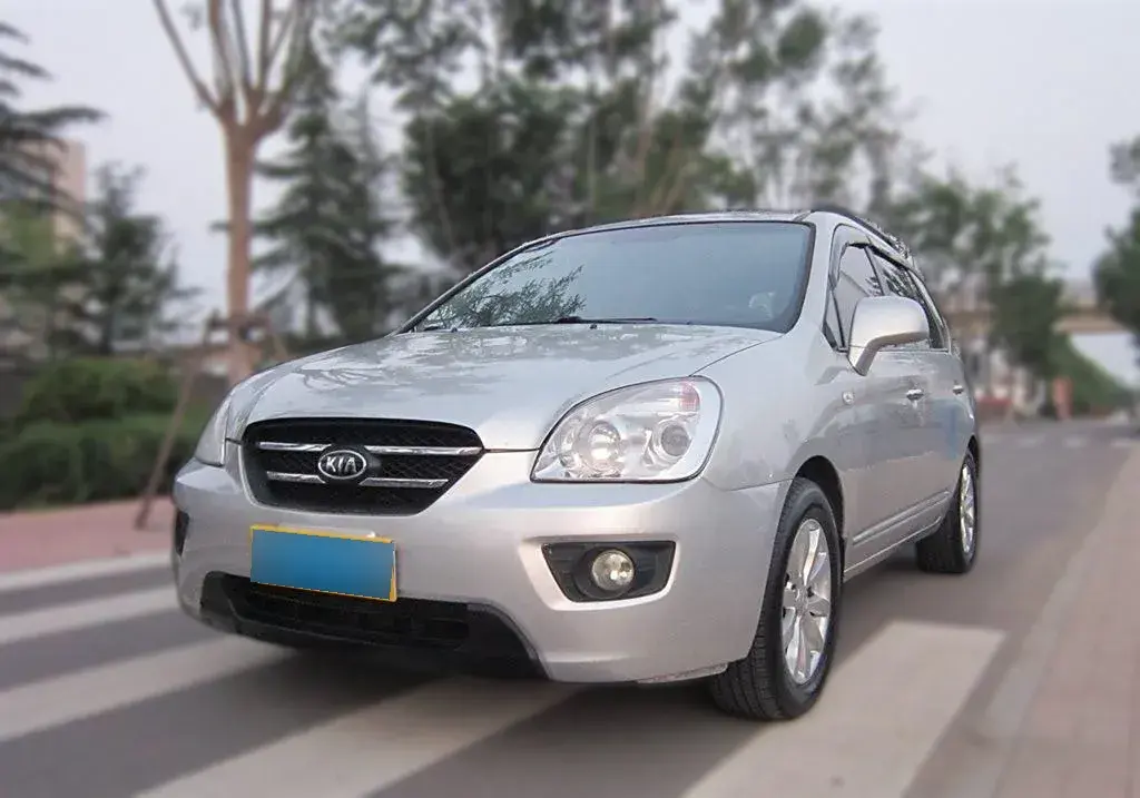 2011 Kia Carens 2.0L 150HP L4 4AT