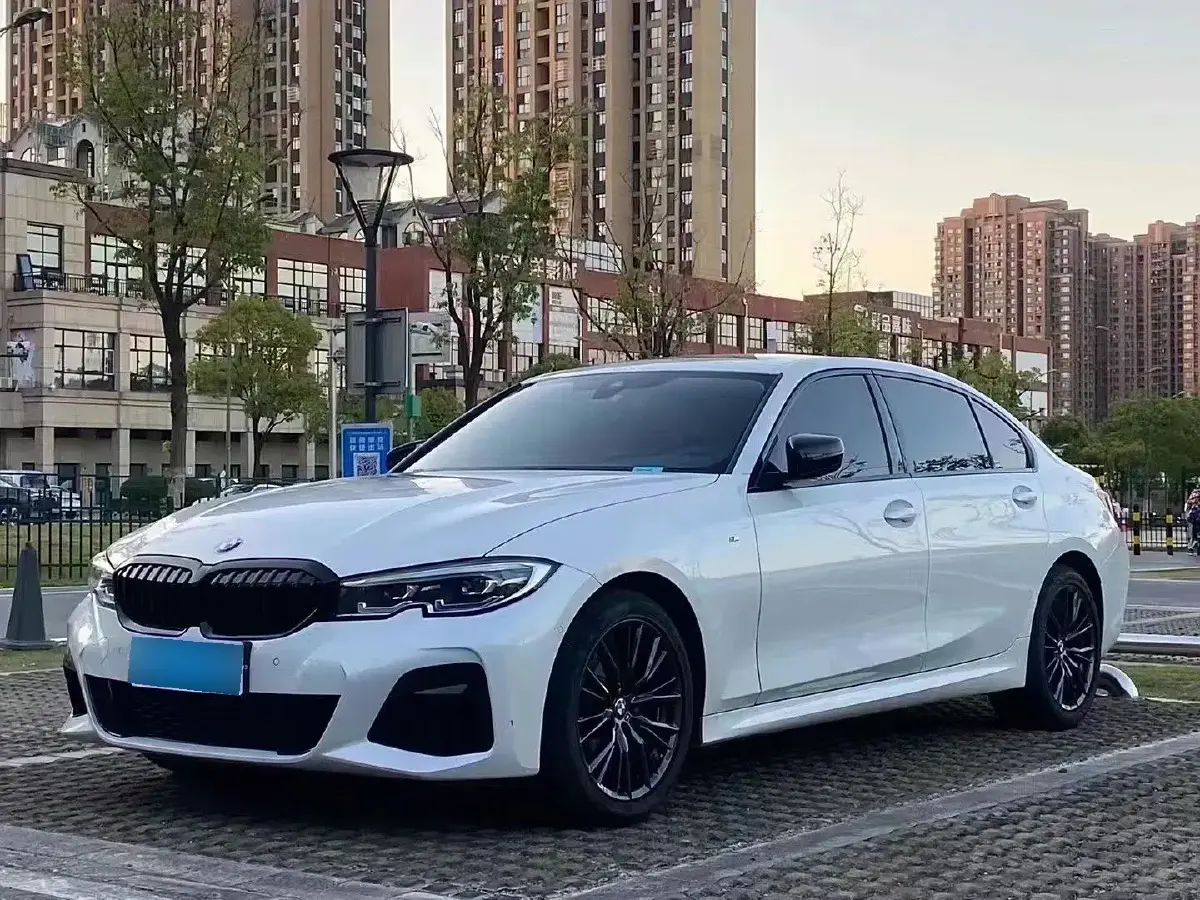 2022 BMW 3 Series 2.0T 184HP L4 8AT