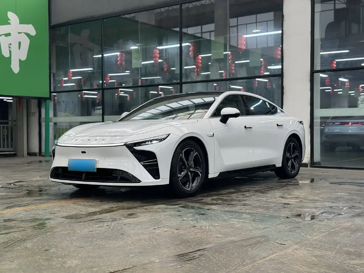 2024 Exceed Sterra ES BEV 79.9KWH