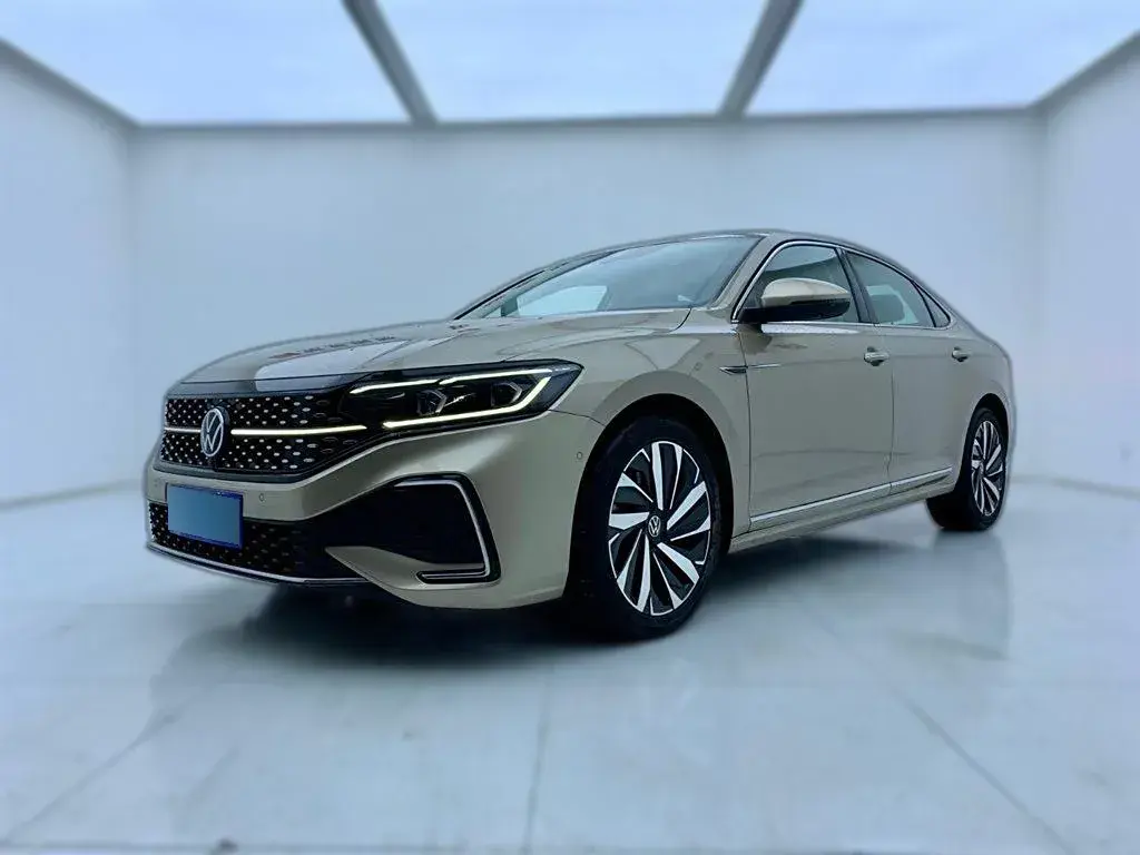 2022 Volkswagen Passat 2.0T 186HP L4 7DCT