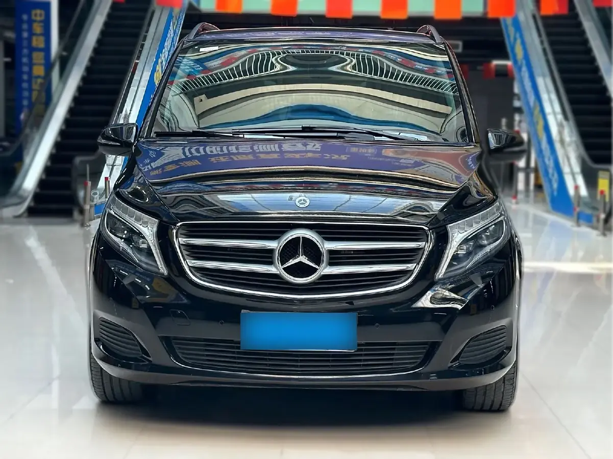 2017 Mercedes-Benz V Class 2.0T 211HP L4 7AT