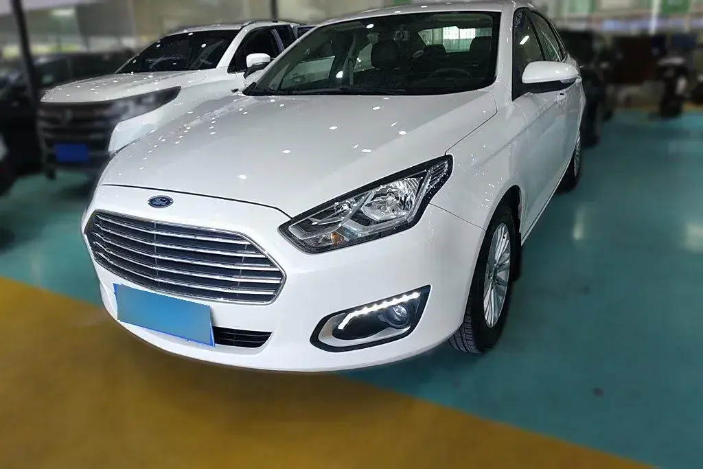 2015 Ford Escort 1.5L 113HP L4 6AT