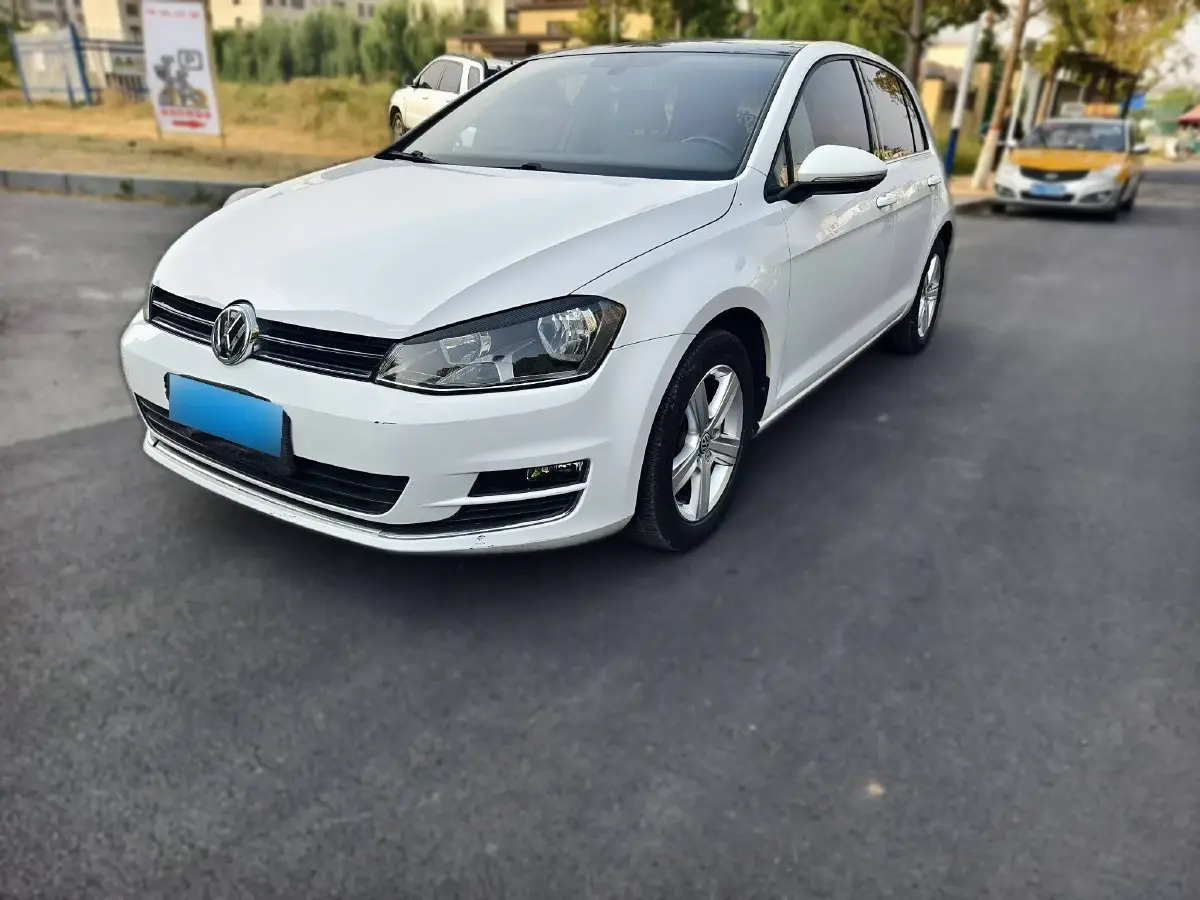 2014 Volkswagen Golf 1.4T 131HP L4 7DCT