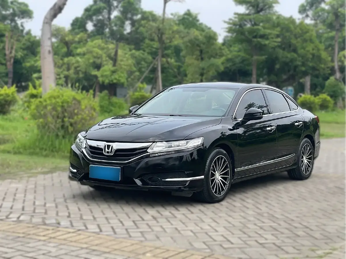 2015 Honda Spirior 2.0L 155HP L4 CVT