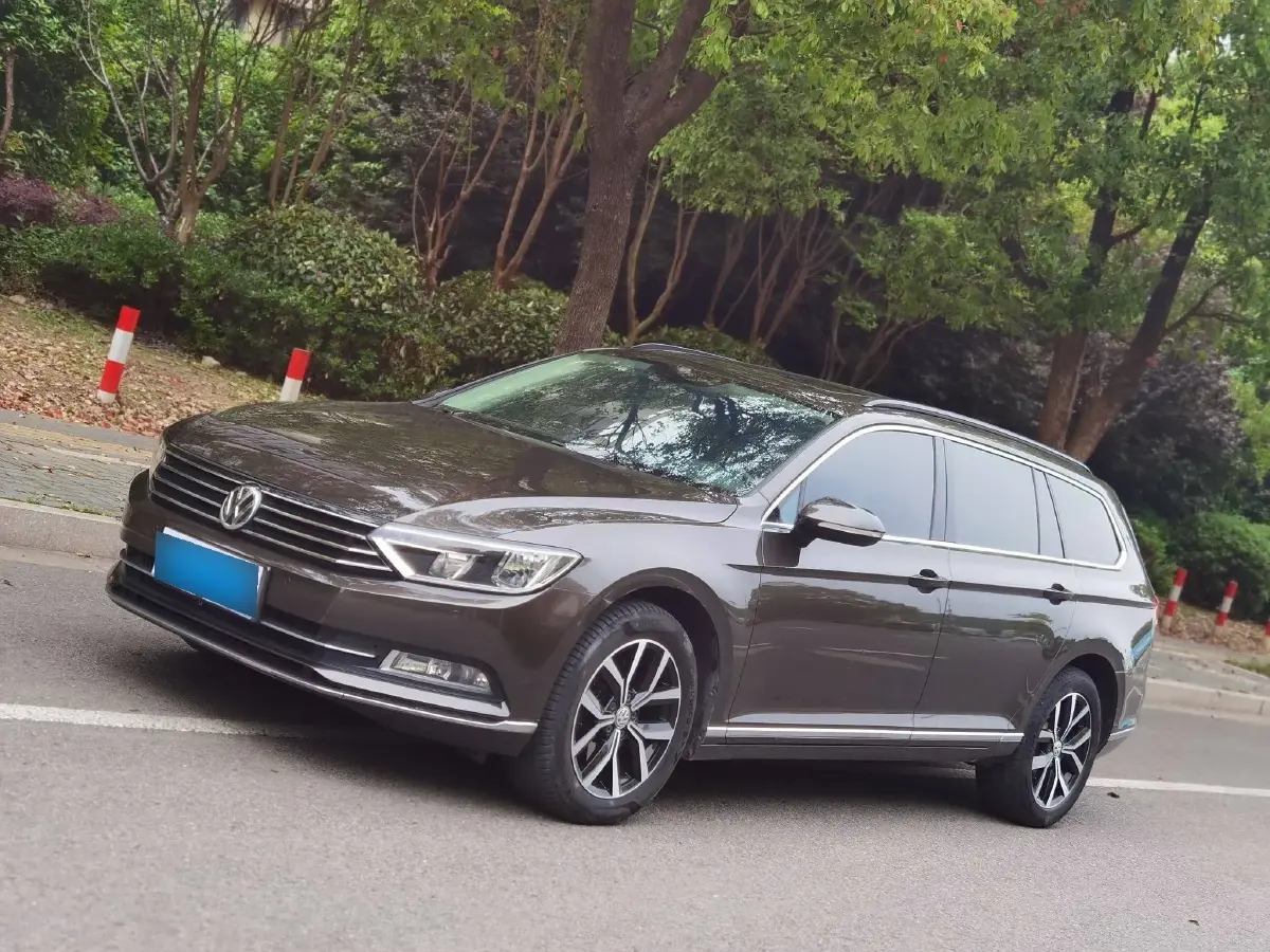 2017 Volkswagen Alltrack 2.0T 220HP L4 6DCT