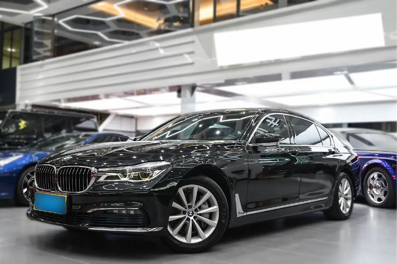 2016 BMW 7 Series 3.0T 326HP L6 8AT