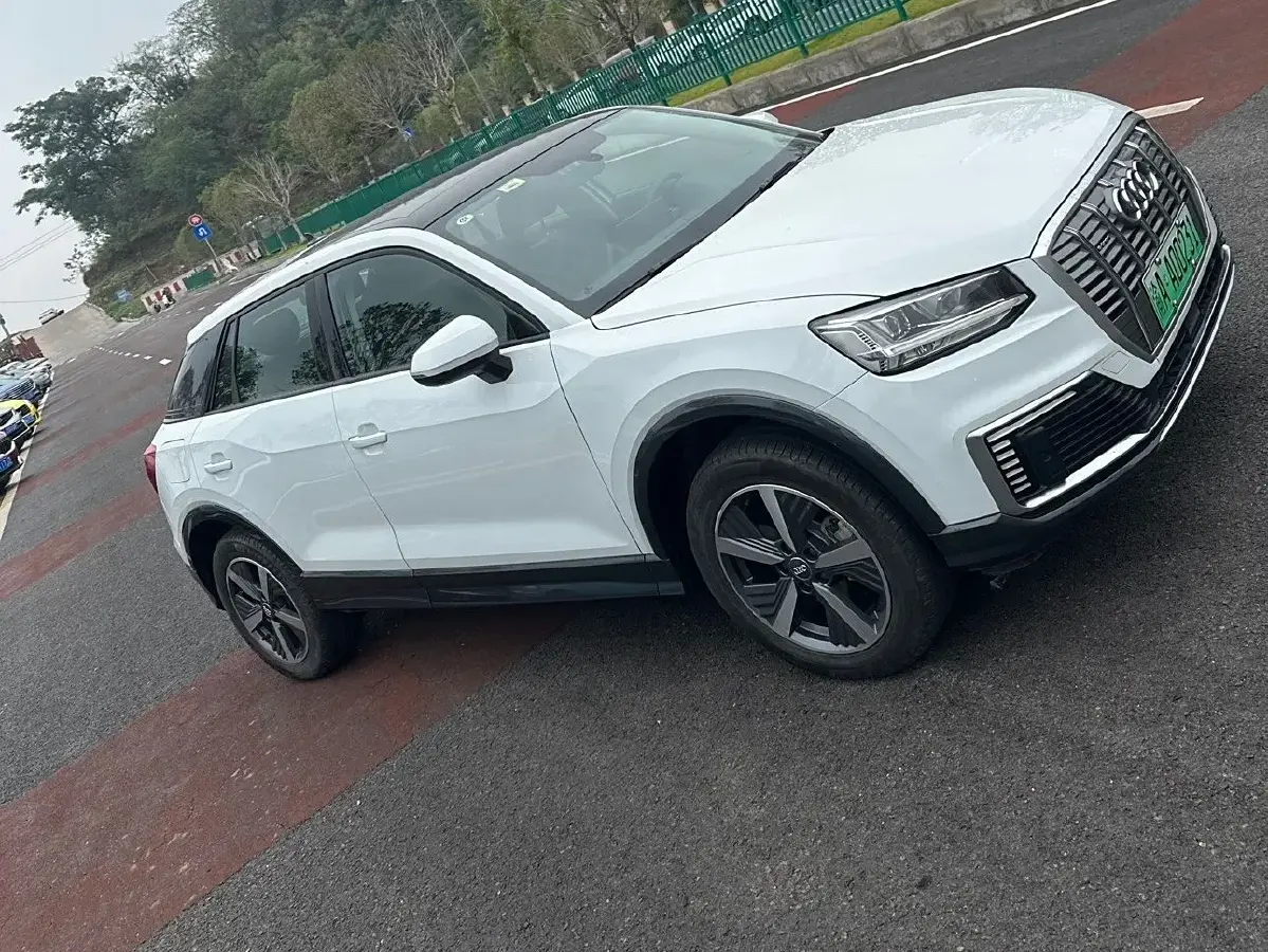 2019 Audi Q2L e-tron BEV 39.7KWH