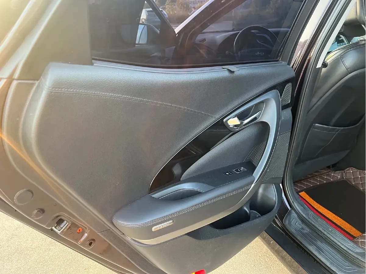 2011 Hyundai Azera 2.4L 180HP L4 6AT,autocango,china used car exporter,china ev exporter,chinese used car exporter,chinese used ev exporter