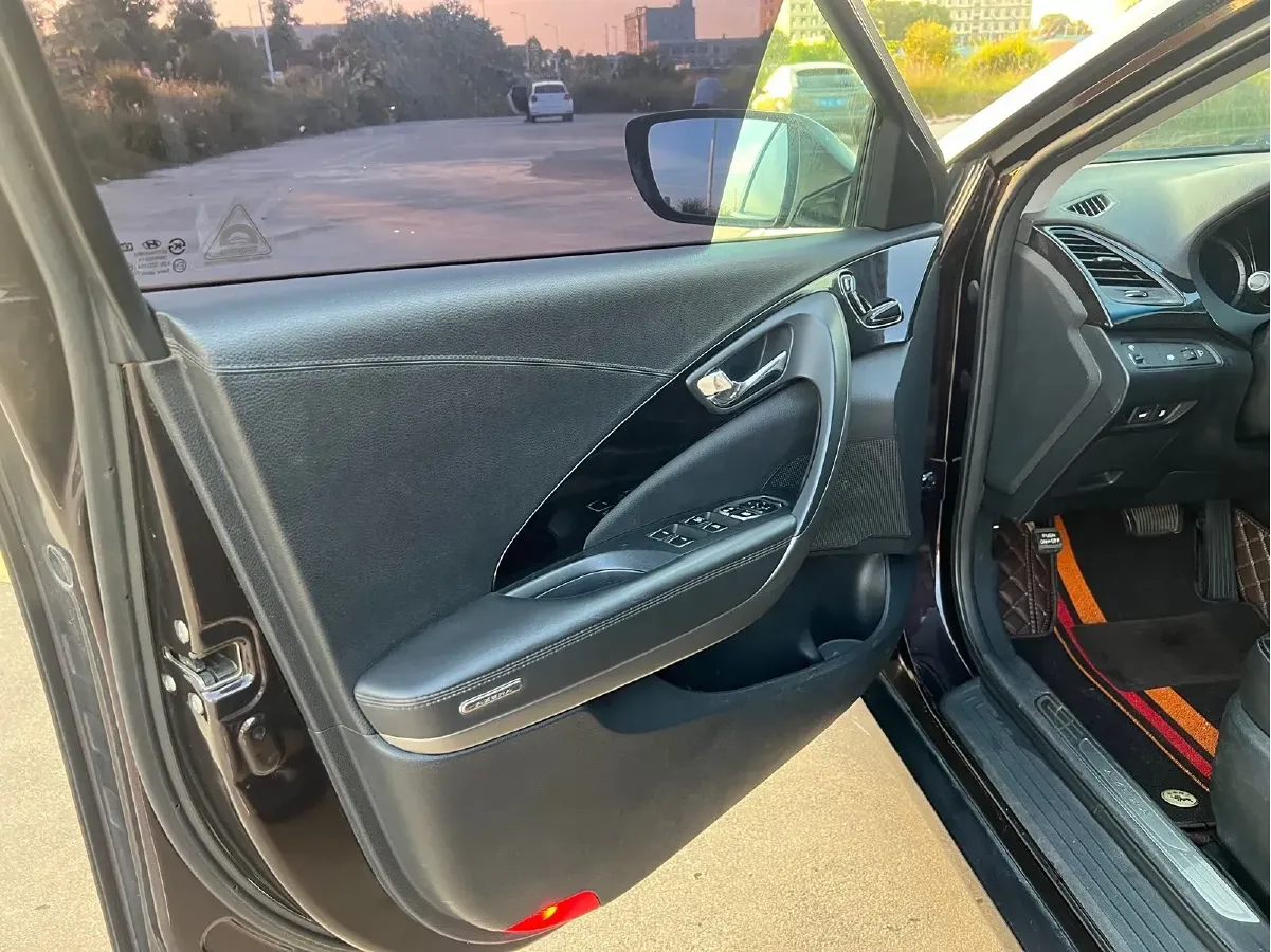 2011 Hyundai Azera 2.4L 180HP L4 6AT,autocango,china used car exporter,china ev exporter,chinese used car exporter,chinese used ev exporter