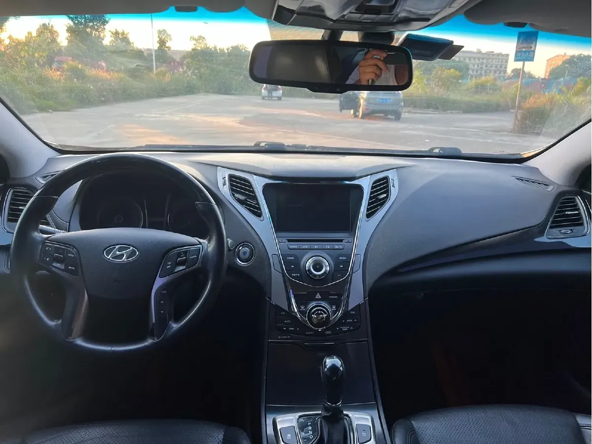 2011 Hyundai Azera 2.4L 180HP L4 6AT,autocango,china used car exporter,china ev exporter,chinese used car exporter,chinese used ev exporter