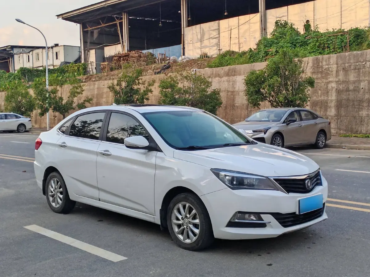 2015 ChangAn Alsvin V7 1.6L 124HP L4 5MT