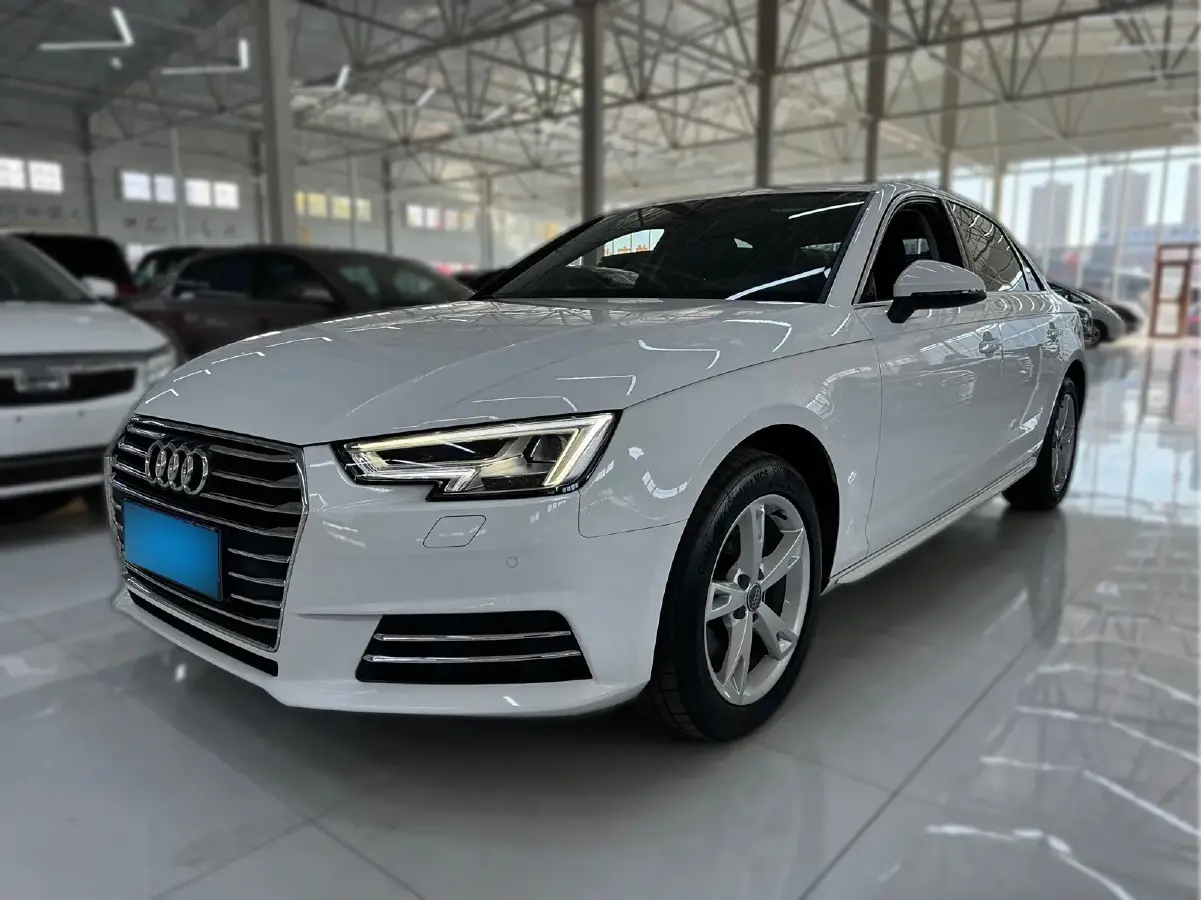 2017 Audi A4L 2.0T 190HP L4 7DCT