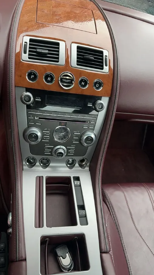 2013 Aston Martin DB9 6.0L 517HP V12 6AT,autocango,china used car exporter,china ev exporter,chinese used car exporter,chinese used ev exporter