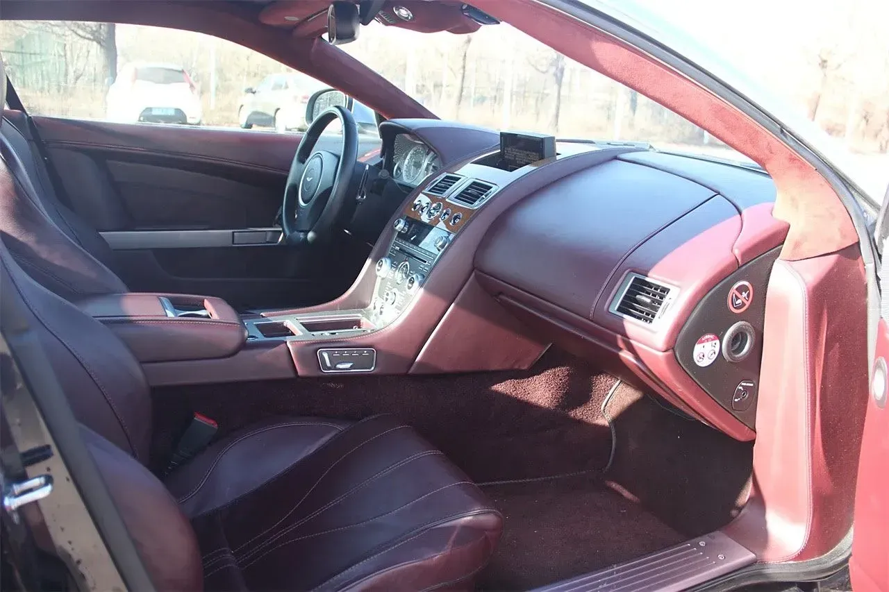 2013 Aston Martin DB9 6.0L 517HP V12 6AT,autocango,china used car exporter,china ev exporter,chinese used car exporter,chinese used ev exporter