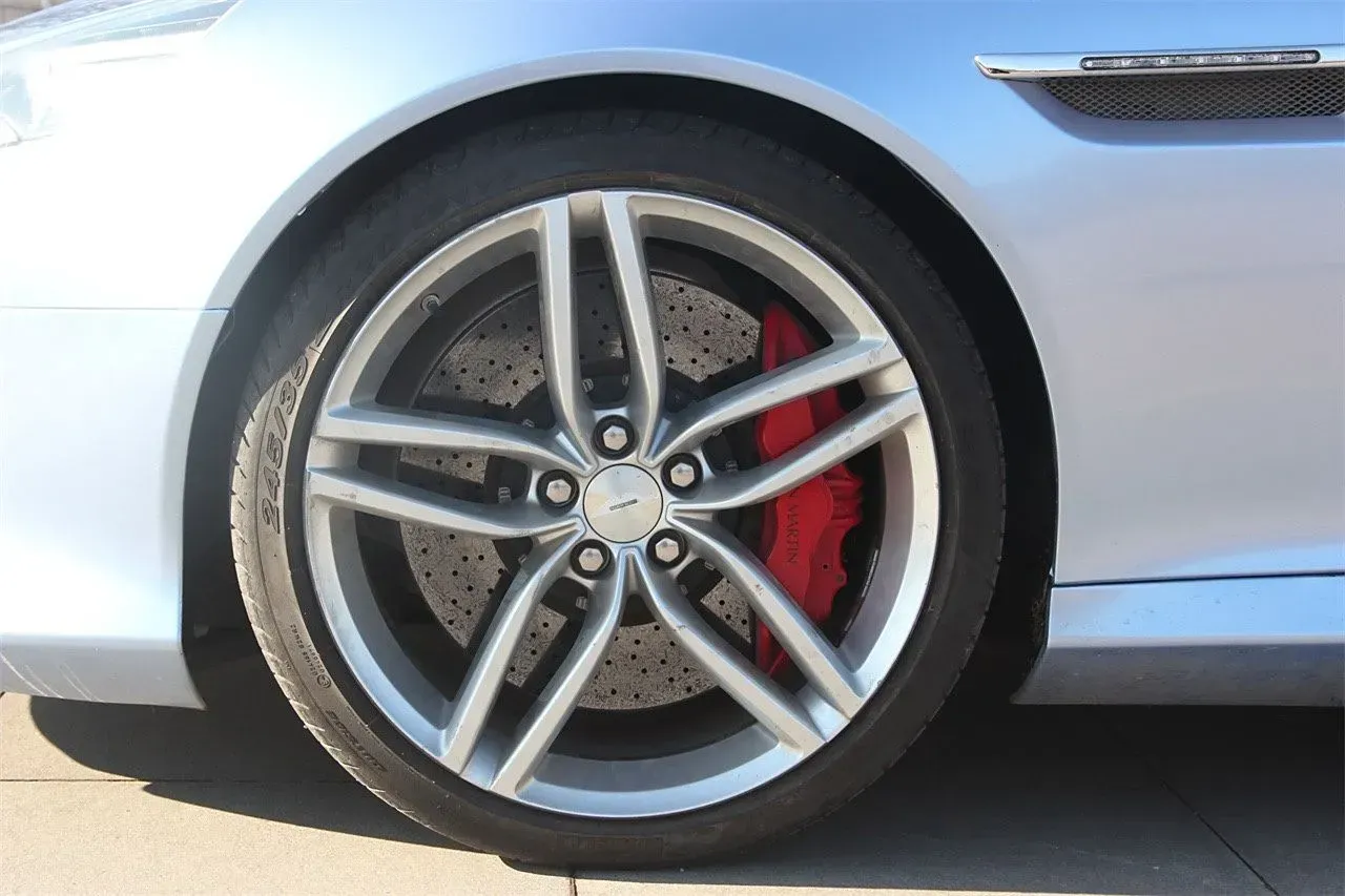 2013 Aston Martin DB9 6.0L 517HP V12 6AT,autocango,china used car exporter,china ev exporter,chinese used car exporter,chinese used ev exporter