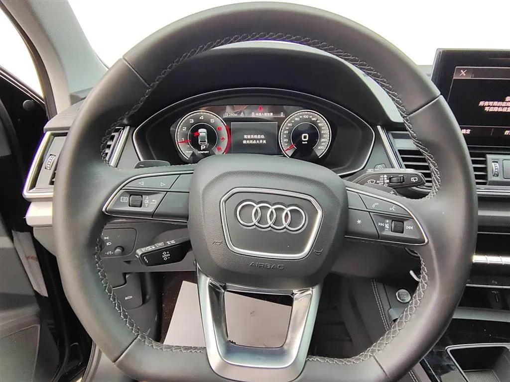 2023 Audi Q5L 2.0T 190HP L4 7DCT,autocango,china used car exporter,china ev exporter,chinese used car exporter,chinese used ev exporter