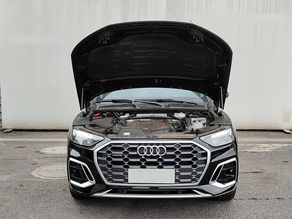 2023 Audi Q5L 2.0T 190HP L4 7DCT,autocango,china used car exporter,china ev exporter,chinese used car exporter,chinese used ev exporter