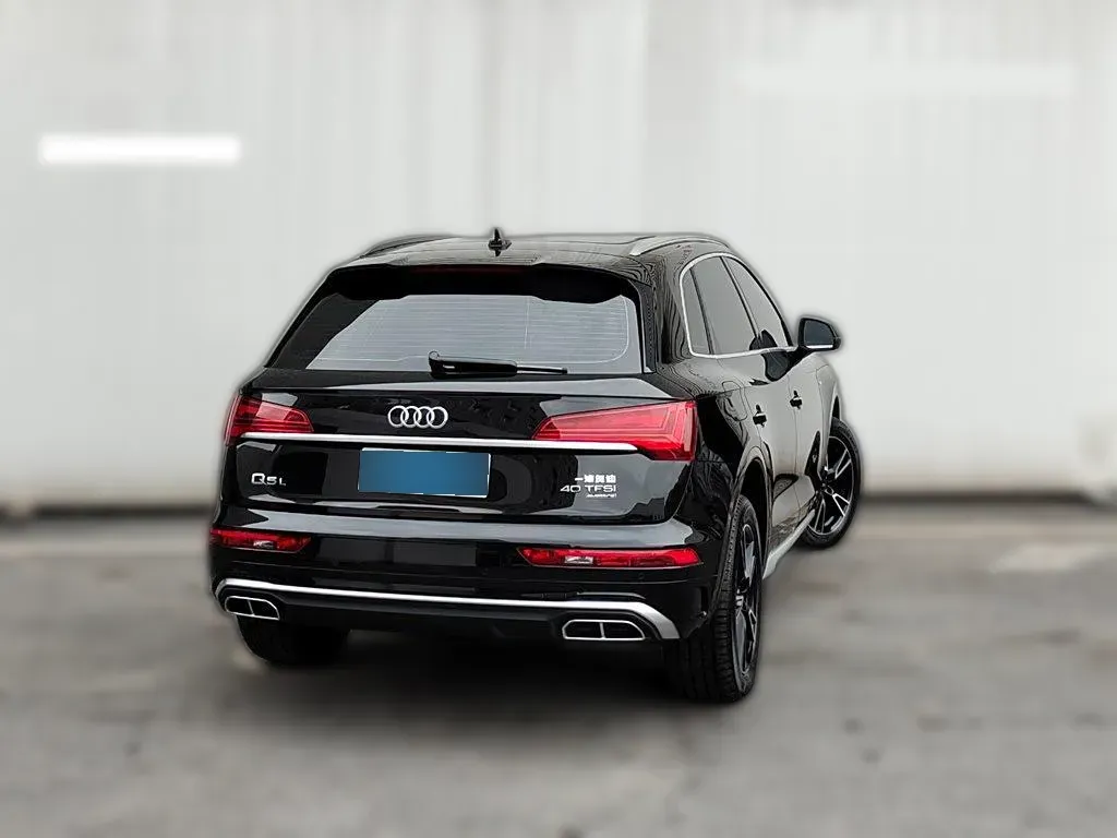 2023 Audi Q5L 2.0T 190HP L4 7DCT,autocango,china used car exporter,china ev exporter,chinese used car exporter,chinese used ev exporter