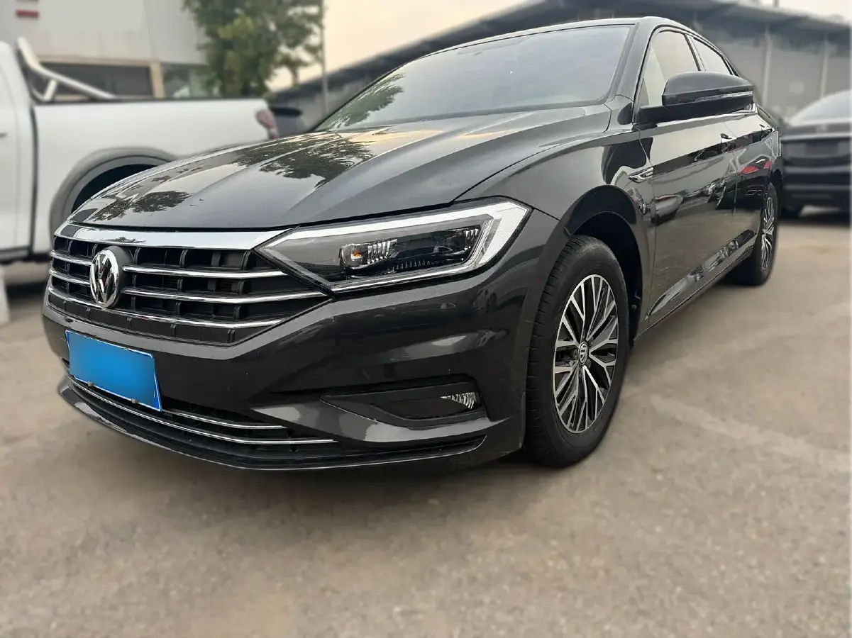 2021 Volkswagen Sagitar 1.2T 116HP L4 7DCT