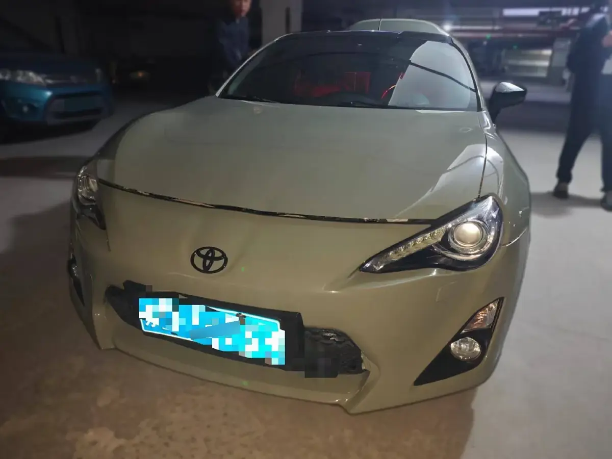 2013 Toyota 86 2.0L 200HP H4 6AT