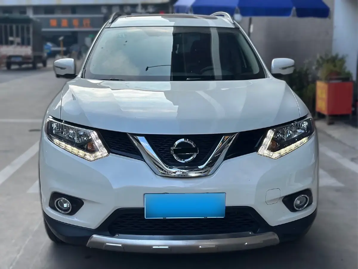 2014 Nissan X-Trail 2.5L 186HP L4 CVT