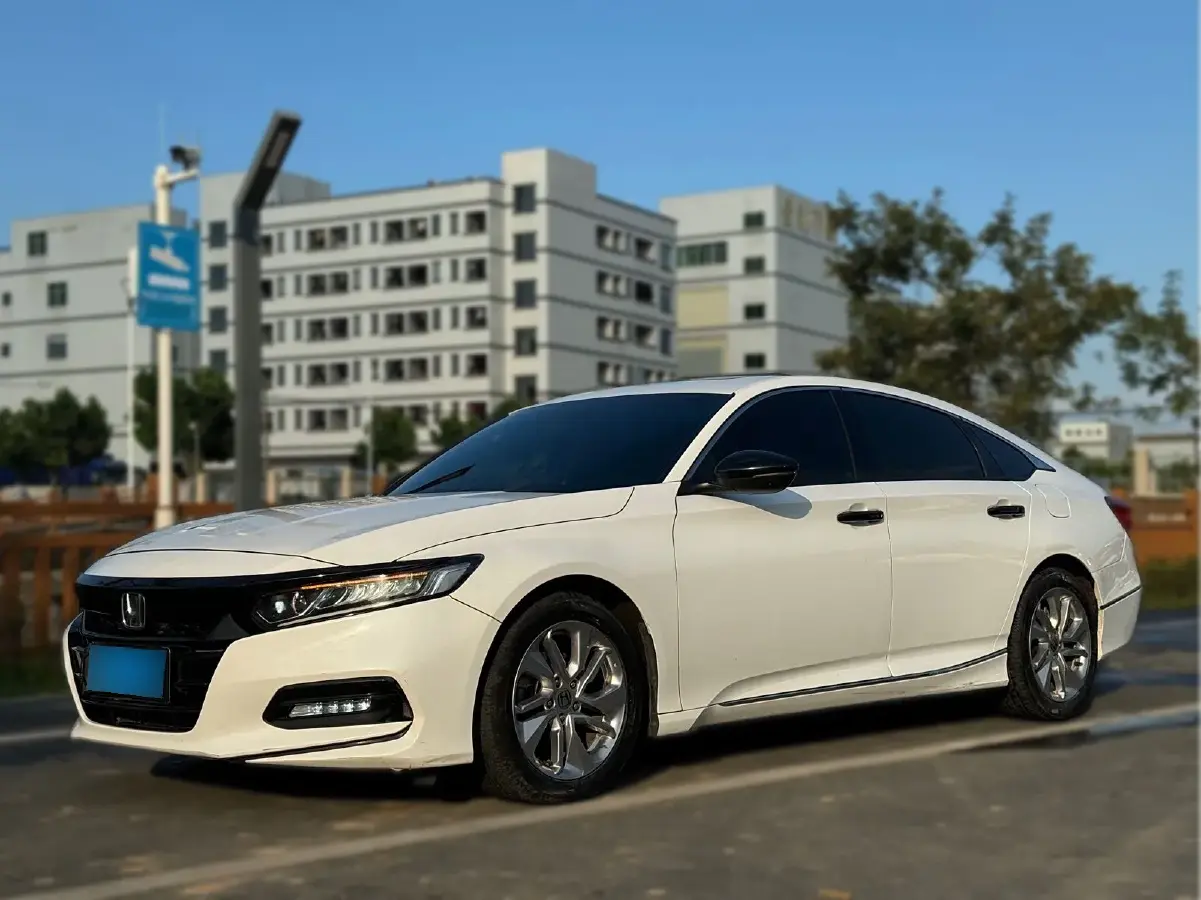 2018 Honda Accord 1.5T 194HP L4 CVT