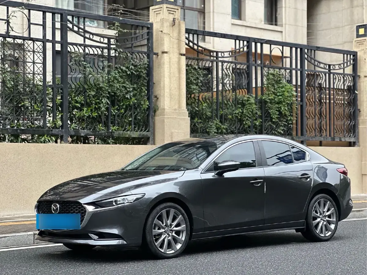 2022 Mazda 3 Axela 2.0L 158HP L4 6AT