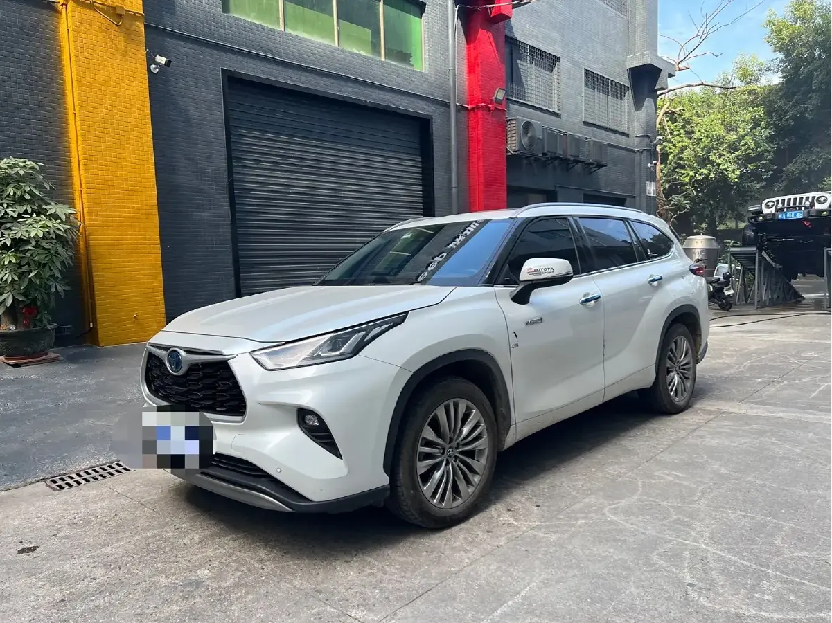 2023 Toyota Highlander 2.5L 189HP L4 E-CVT Hybrid