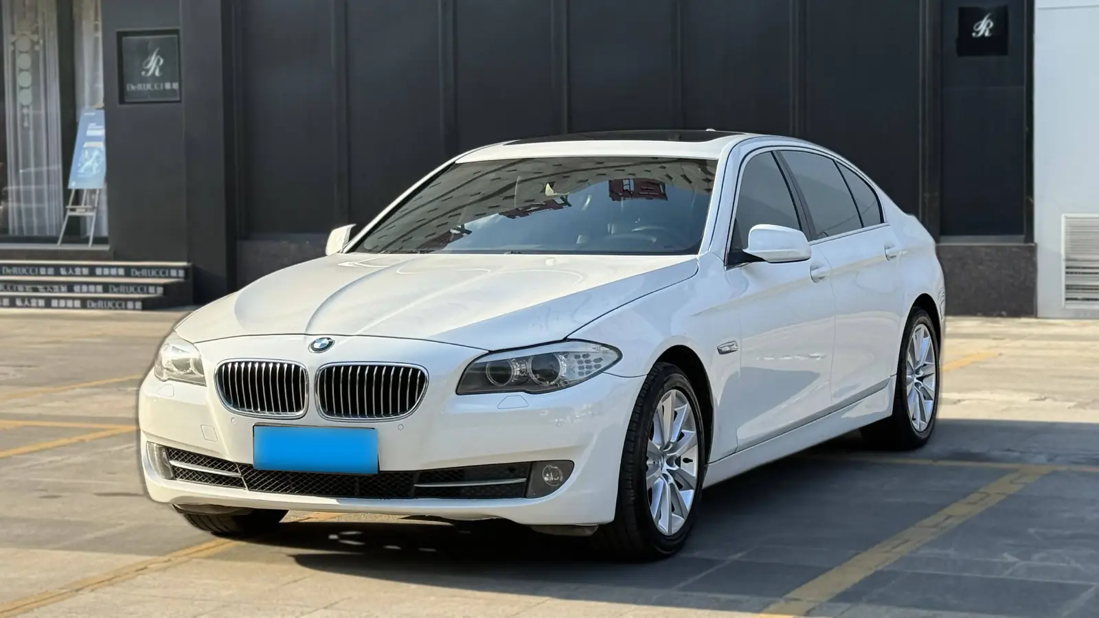 2013 BMW 5 Series 3.0L 258HP L6 8AT