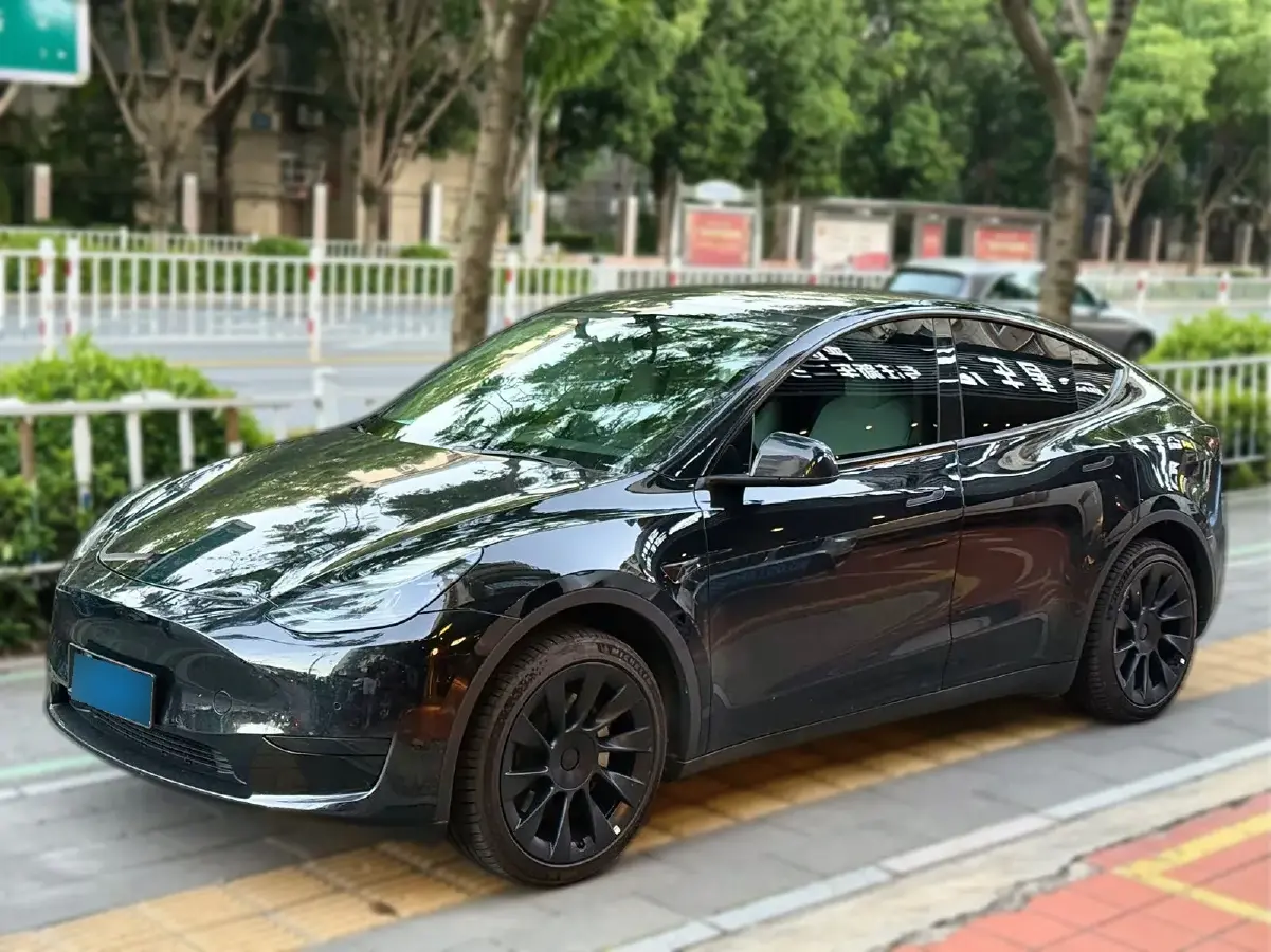 2023 Tesla Model Y BEV 60KWH