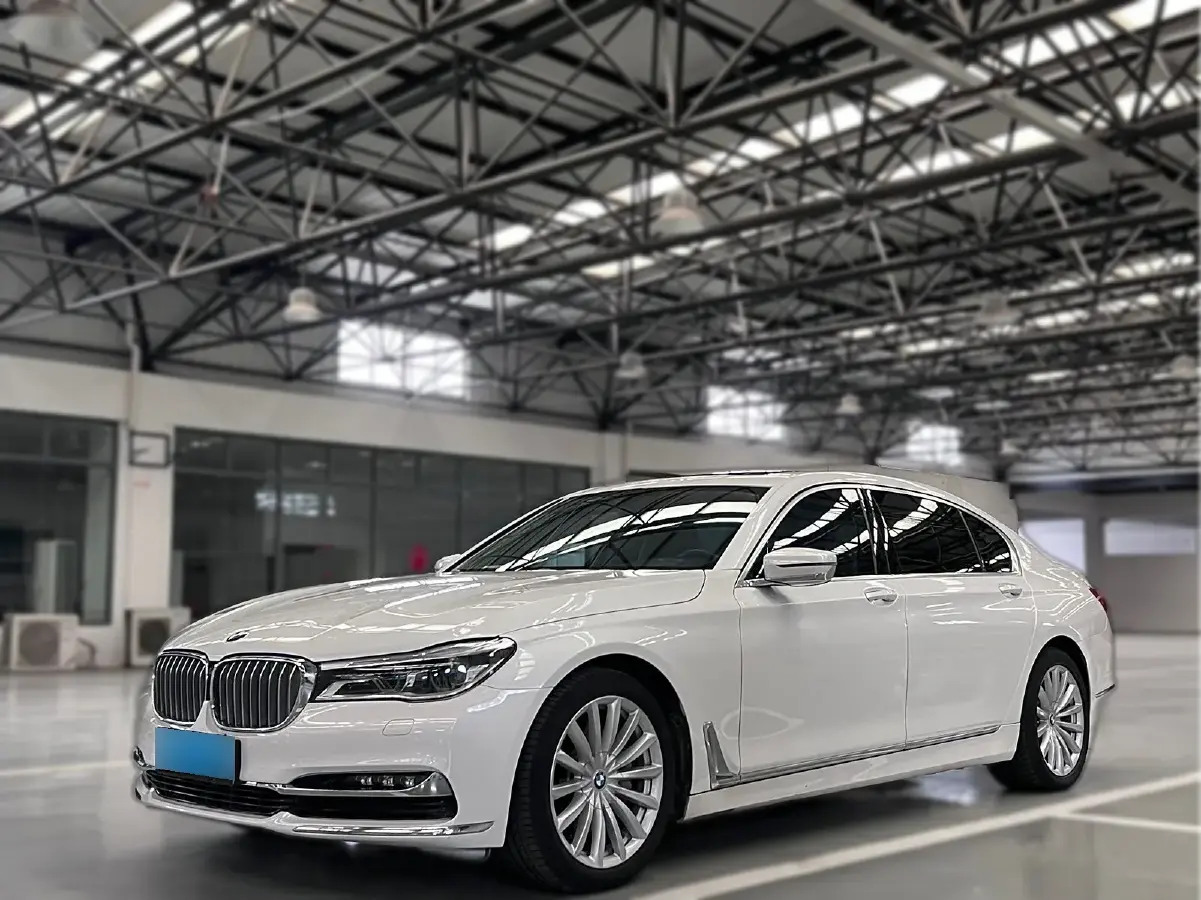 2017 BMW 7 Series 3.0T 326HP L6 8AT